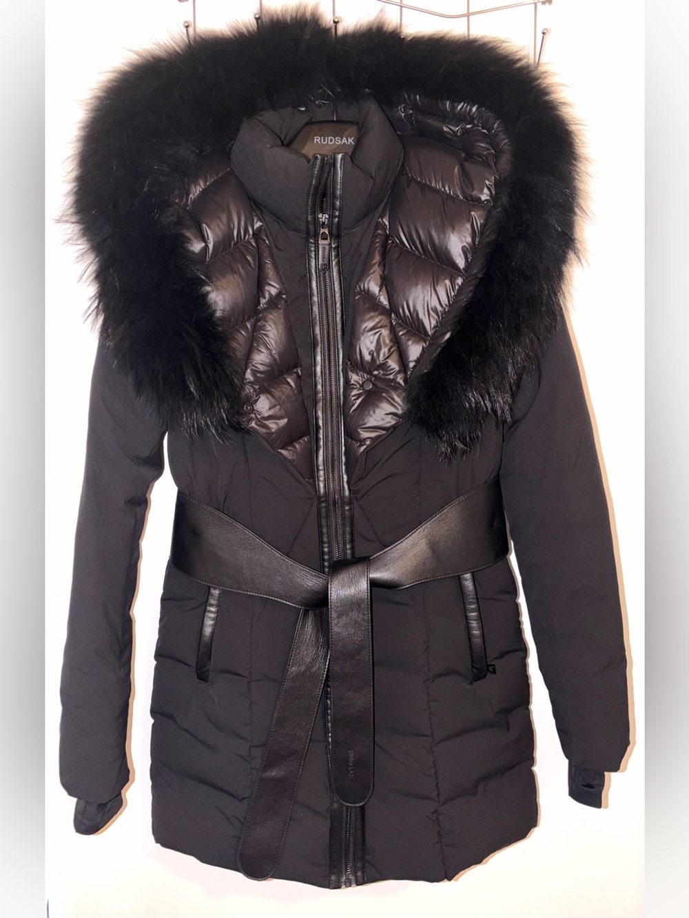 Moda Black Down Puffer Coat with Fur-Trim Hood